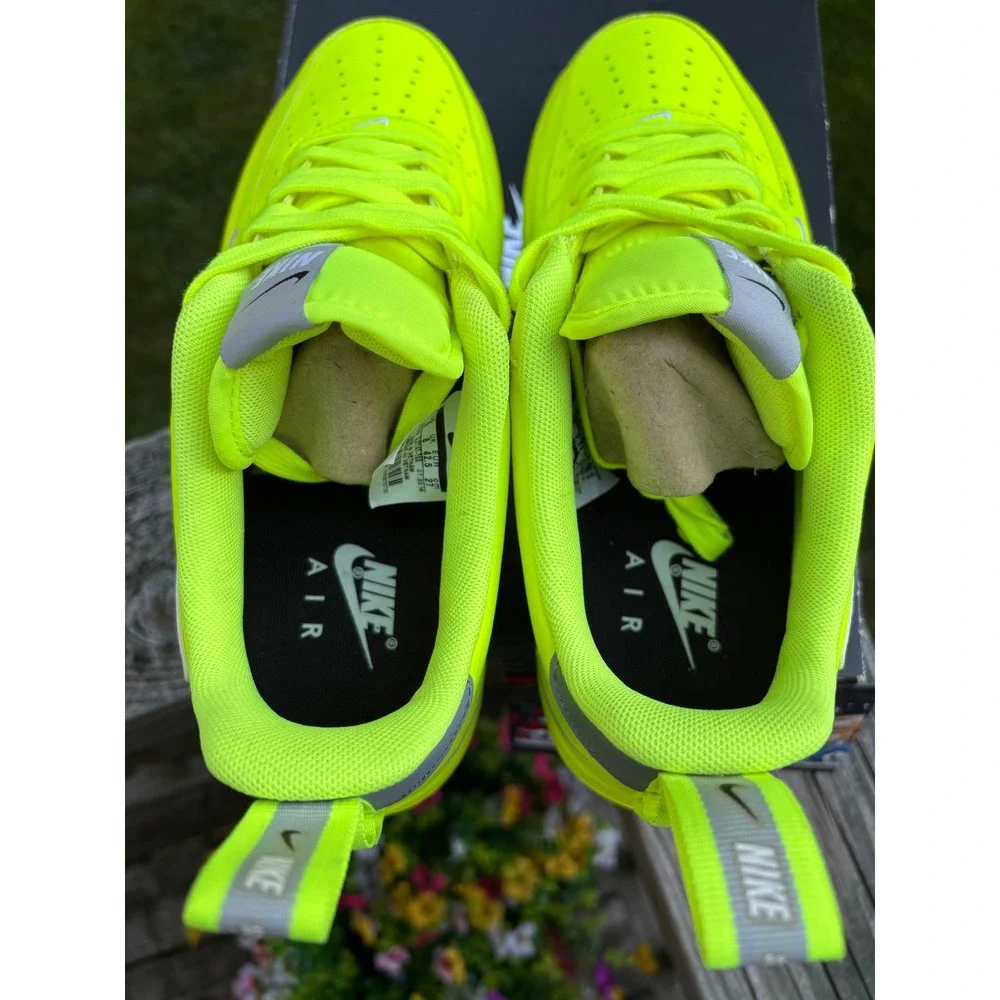 Nike Air Force 1 07‎ LV8 Utility Volt White Black AJ7747-700 Mens 9 Womens 10.5